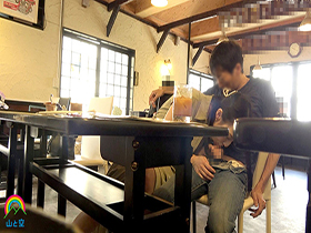 池袋ガルバ勤務のヤリマン子ちゃんは、魔羅喰いイロ狂人くるんちゅ 逆ナンした客とアブノ露出デート 絶倫チ●ポを漁り大量潮イキ！　サンプル画像06